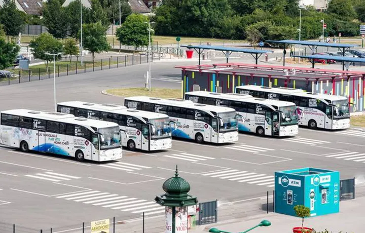 beauvais-bus-airport-stop